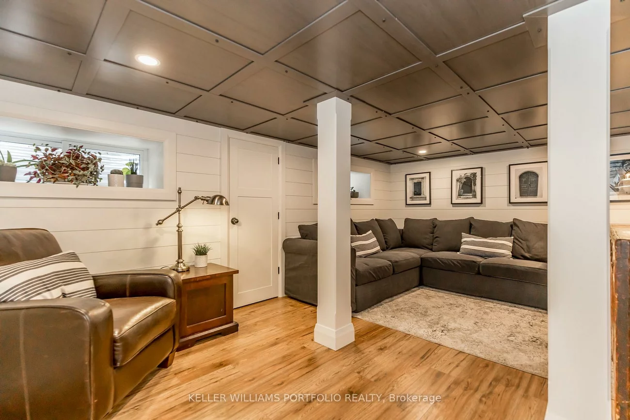 27, Catherine, Aurora Village, Aurora