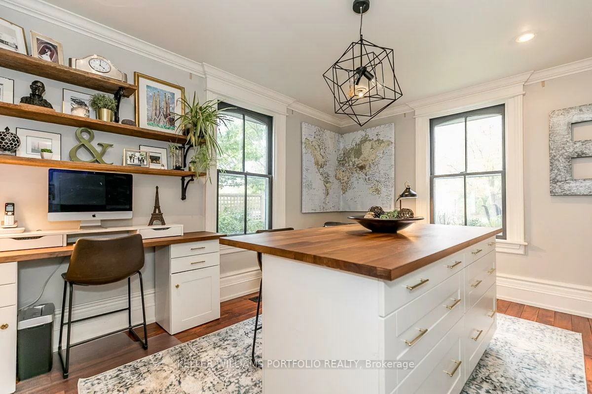 27, Catherine, Aurora Village, Aurora