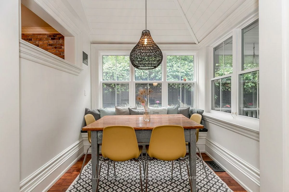 27, Catherine, Aurora Village, Aurora