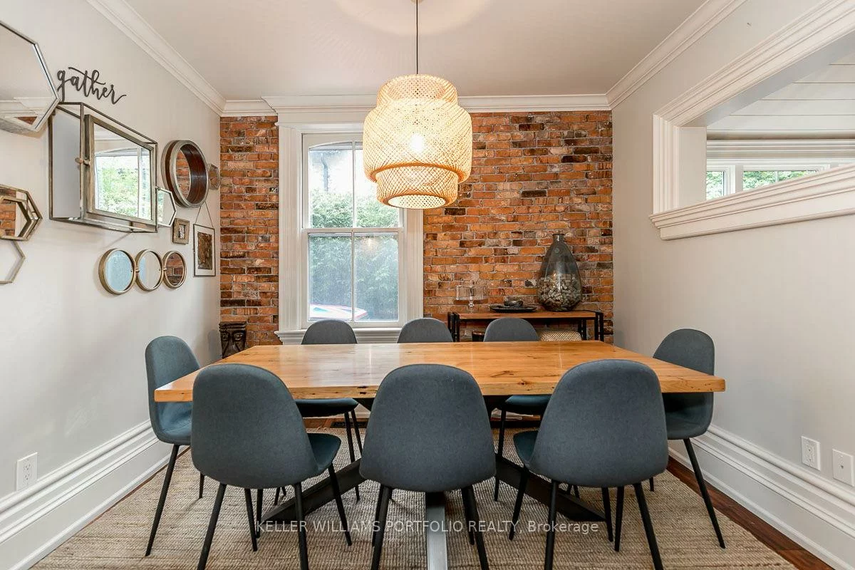 27, Catherine, Aurora Village, Aurora