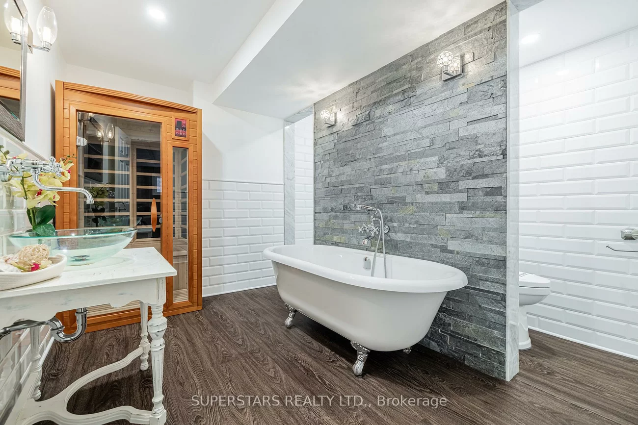 333, Thomas Phillips, Rural Aurora, Aurora