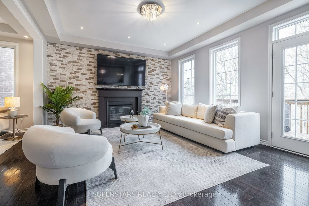 333, Thomas Phillips, Rural Aurora, Aurora