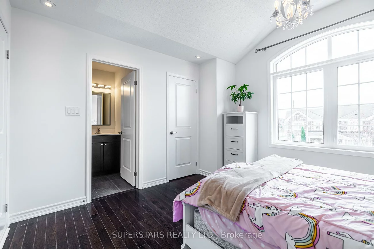 333, Thomas Phillips, Rural Aurora, Aurora