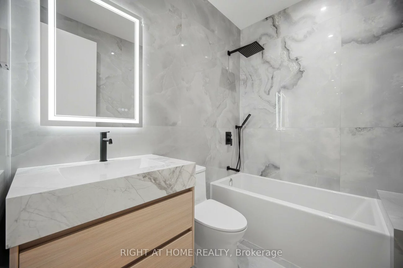 84, Mosley, Aurora Village, Aurora