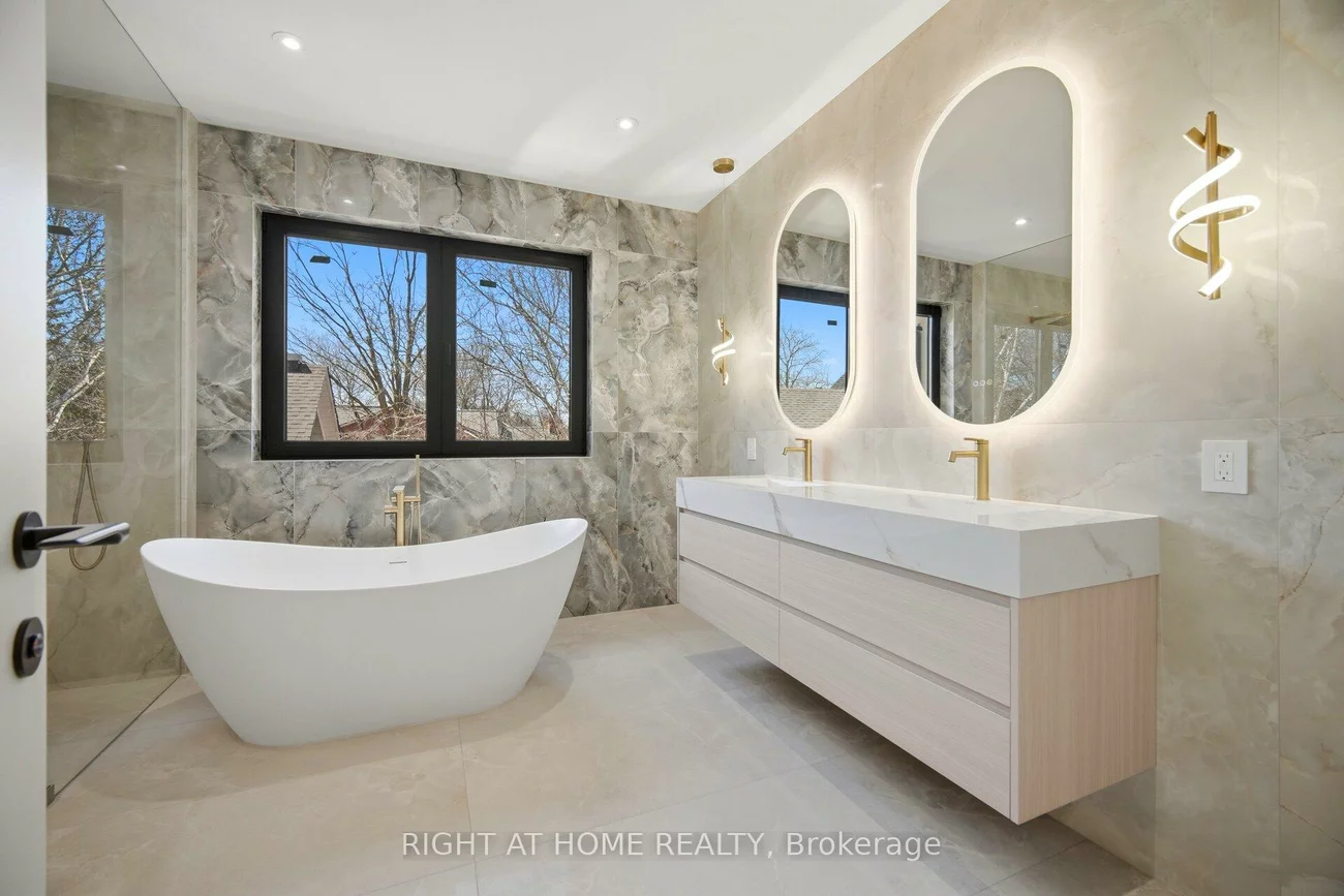 84, Mosley, Aurora Village, Aurora