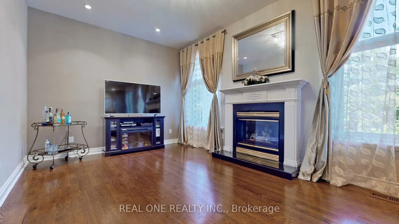 12, Jarvis, Aurora Estates, Aurora
