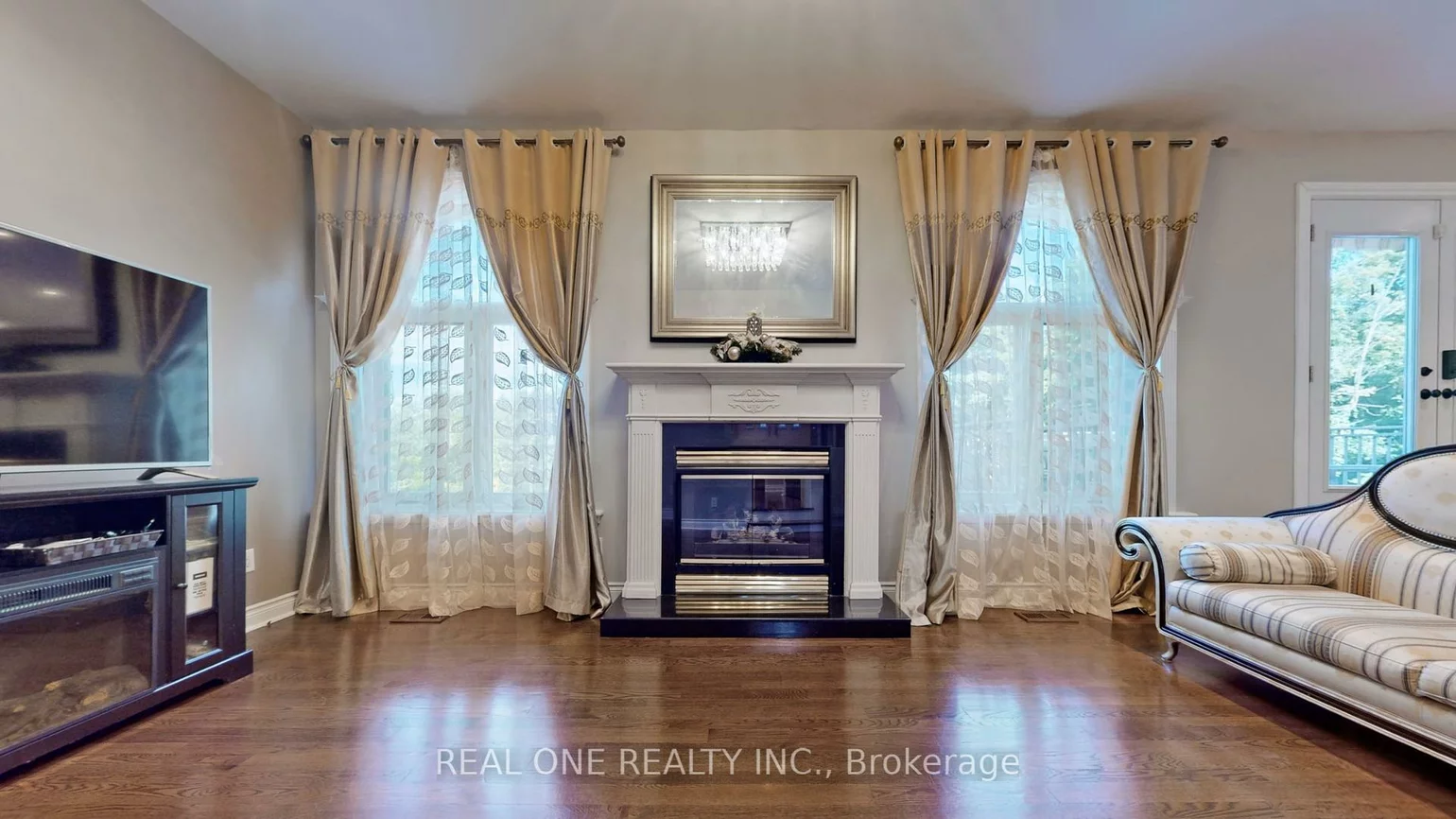 12, Jarvis, Aurora Estates, Aurora