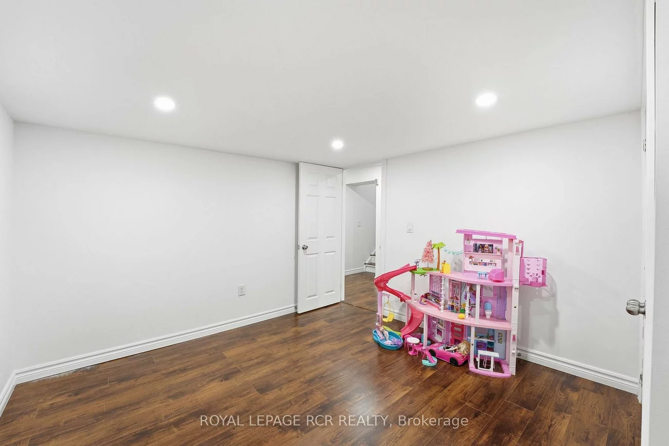 18, Kerr, Bayview Northeast, Aurora