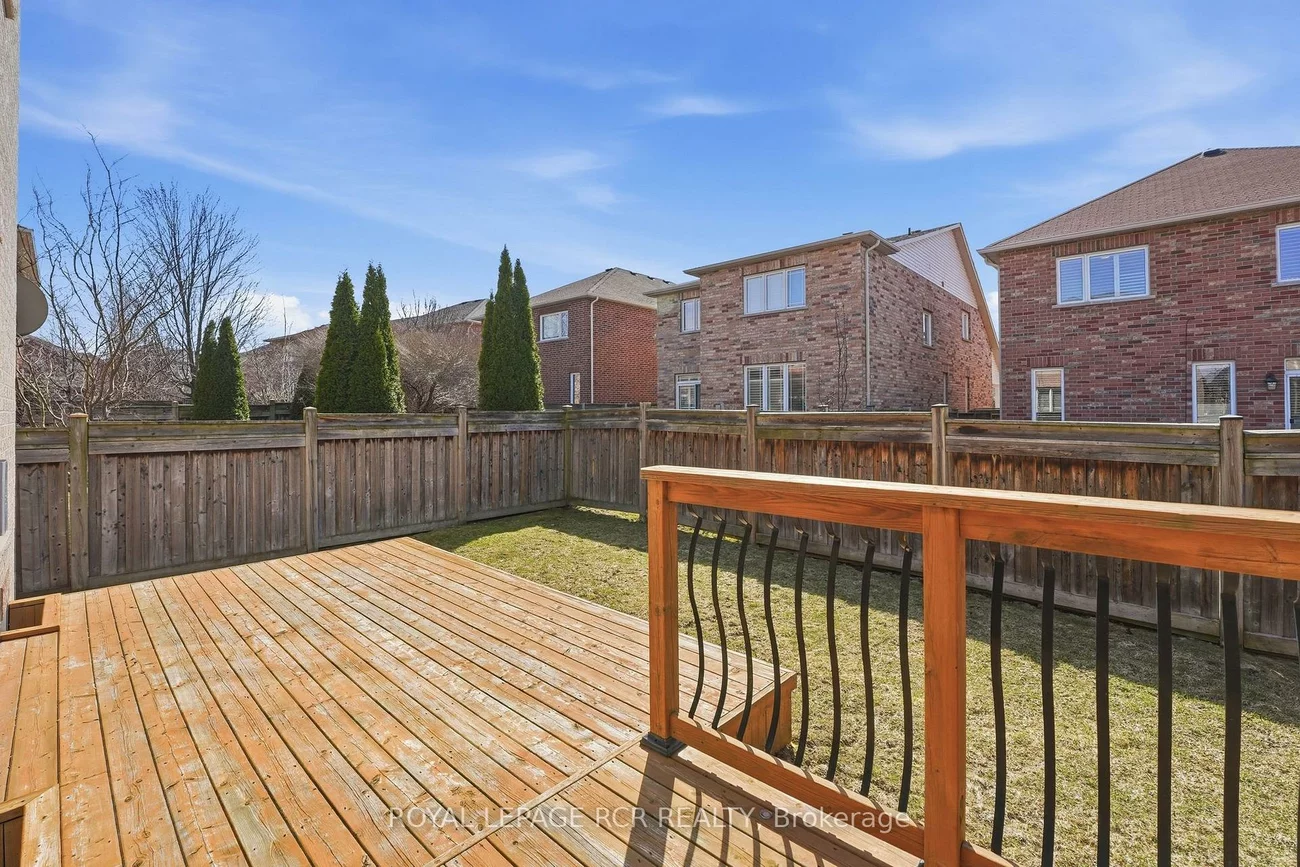 18, Kerr, Bayview Northeast, Aurora