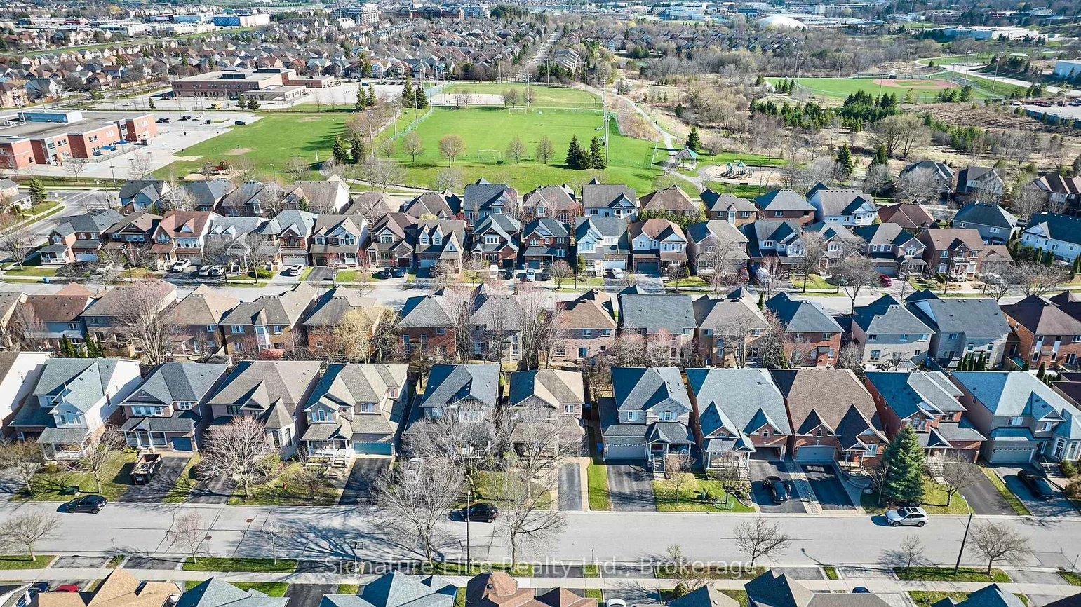 39, Perivale, Bayview Wellington, Aurora