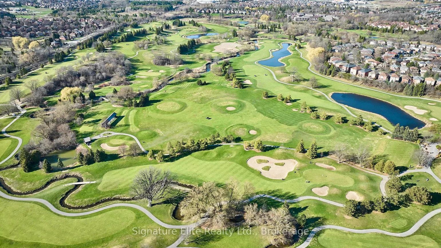 39, Perivale, Bayview Wellington, Aurora