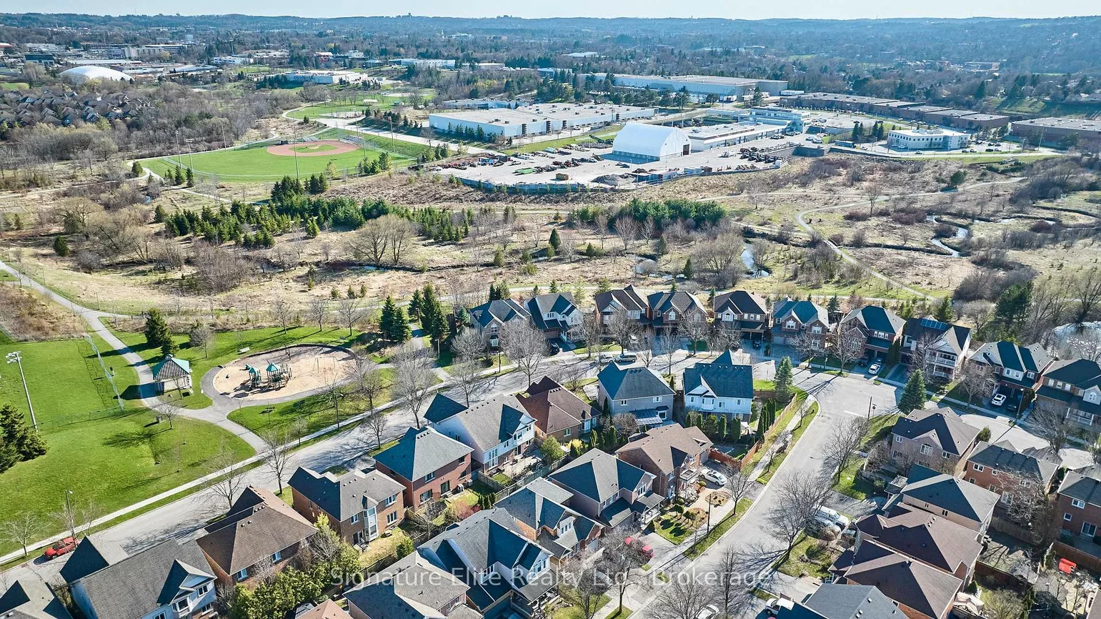 39, Perivale, Bayview Wellington, Aurora