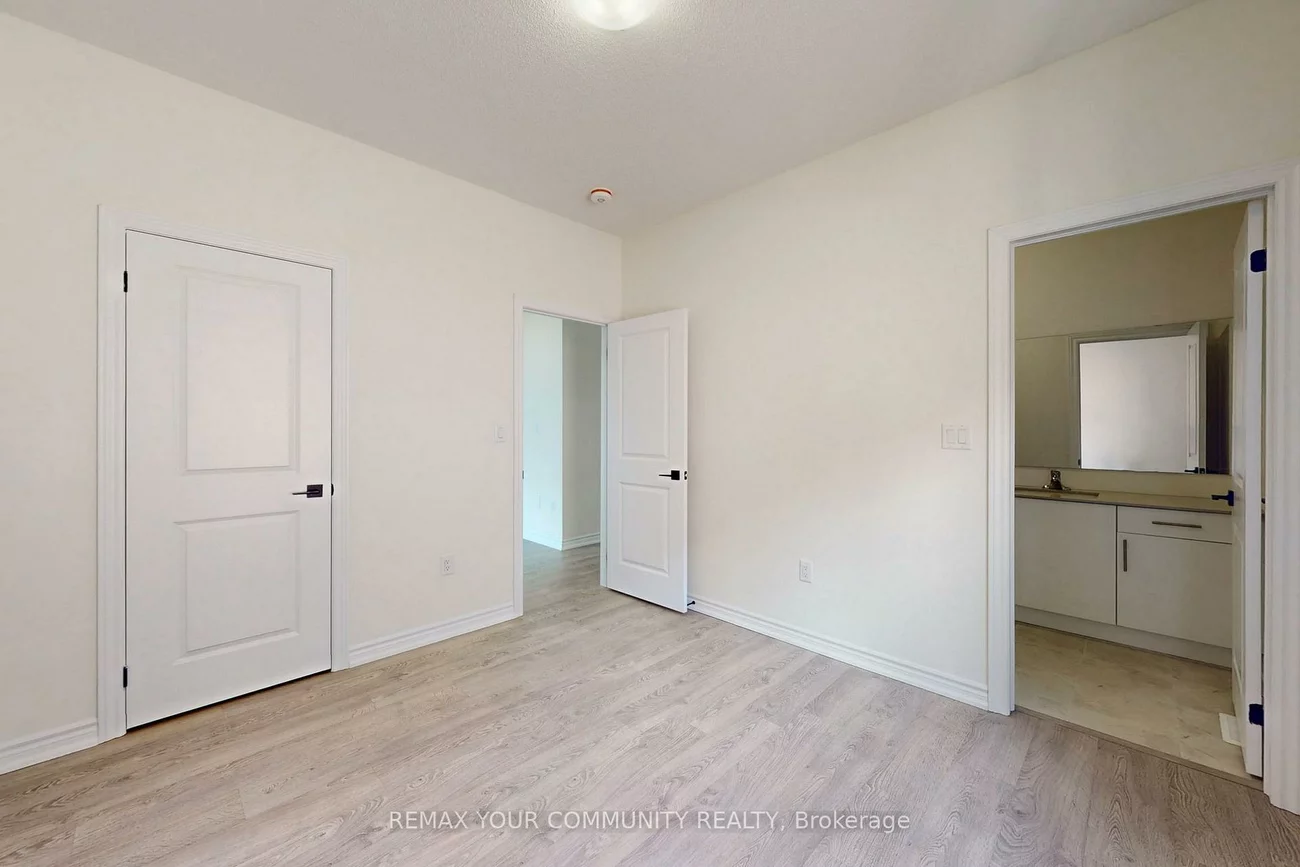 105, Halldorson, Bayview Northeast, Aurora