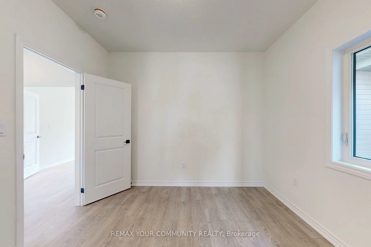 105, Halldorson, Bayview Northeast, Aurora