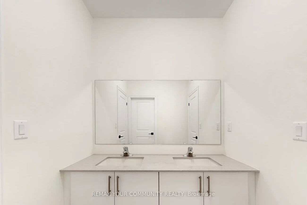 105, Halldorson, Bayview Northeast, Aurora