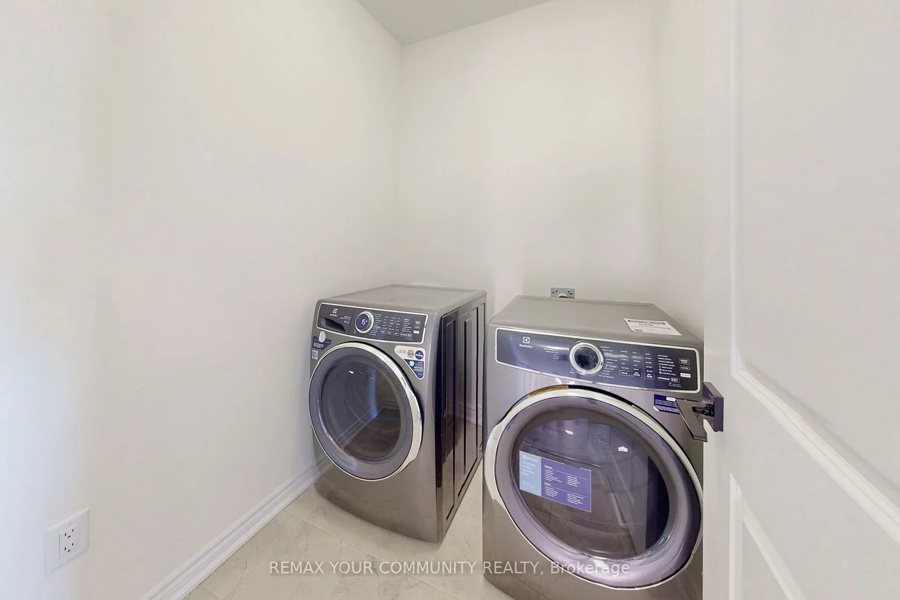 105, Halldorson, Bayview Northeast, Aurora