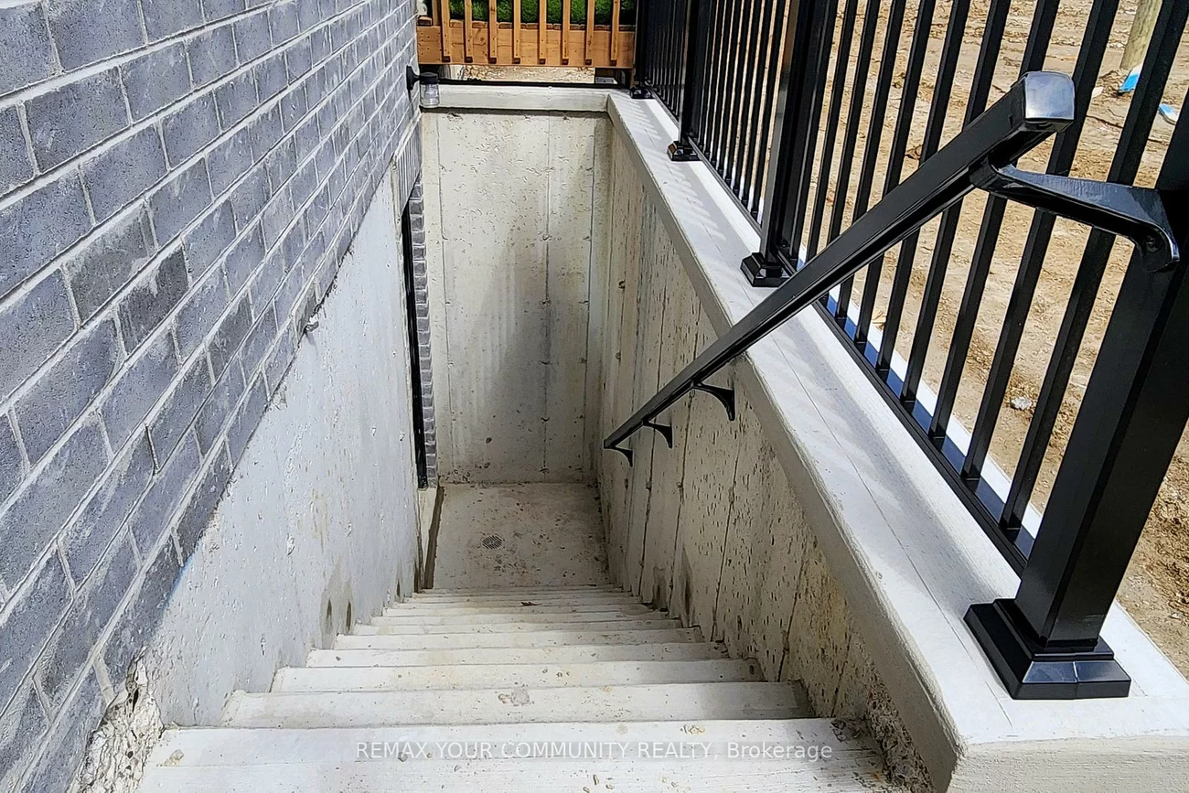 105, Halldorson, Bayview Northeast, Aurora