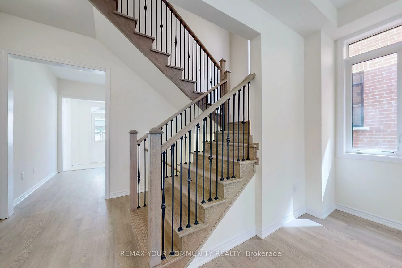 105, Halldorson, Bayview Northeast, Aurora