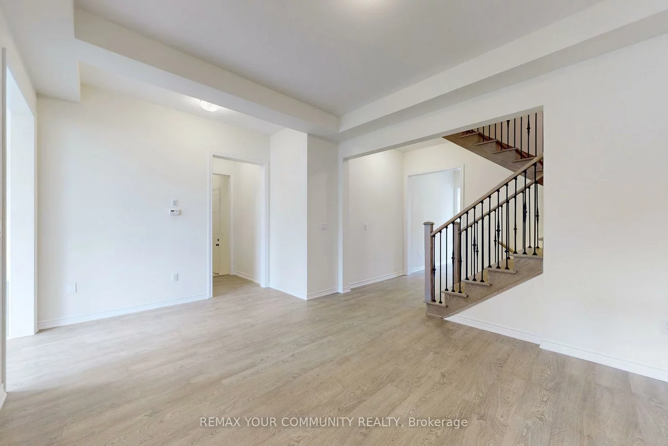 105, Halldorson, Bayview Northeast, Aurora