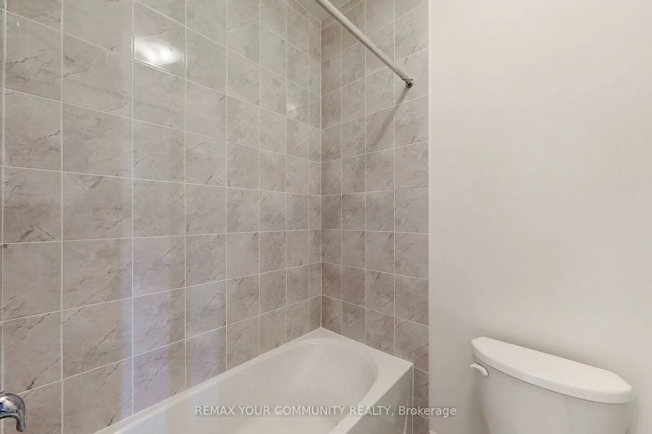 105, Halldorson, Bayview Northeast, Aurora