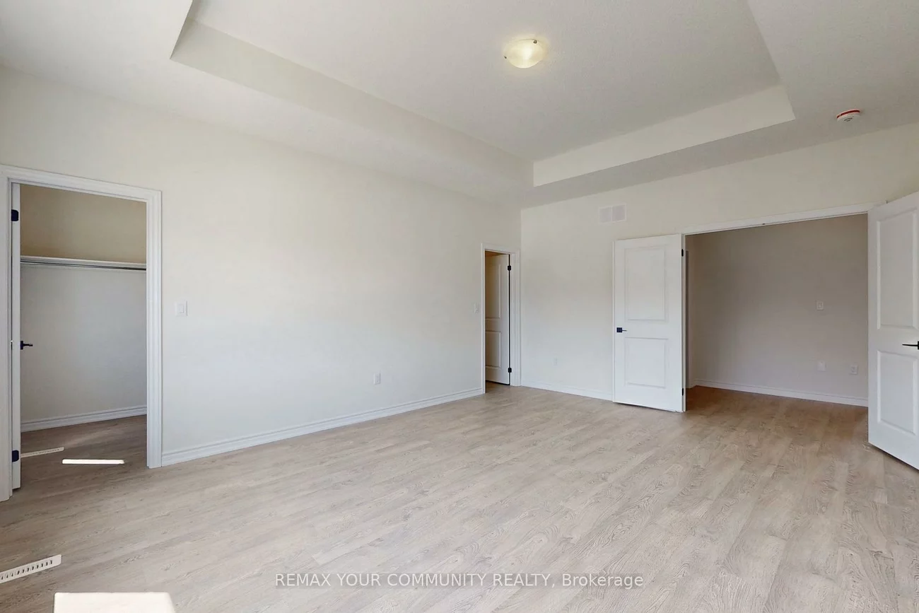 105, Halldorson, Bayview Northeast, Aurora