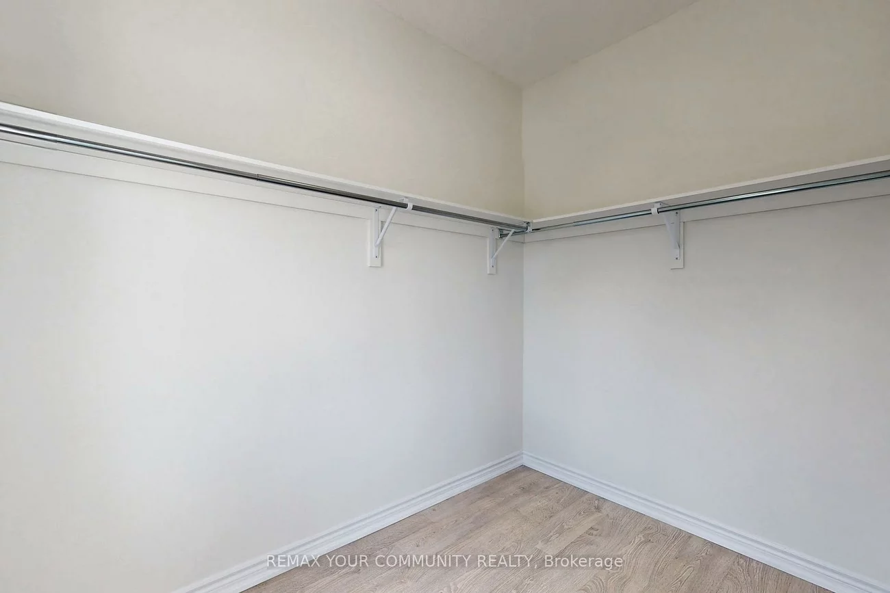 105, Halldorson, Bayview Northeast, Aurora