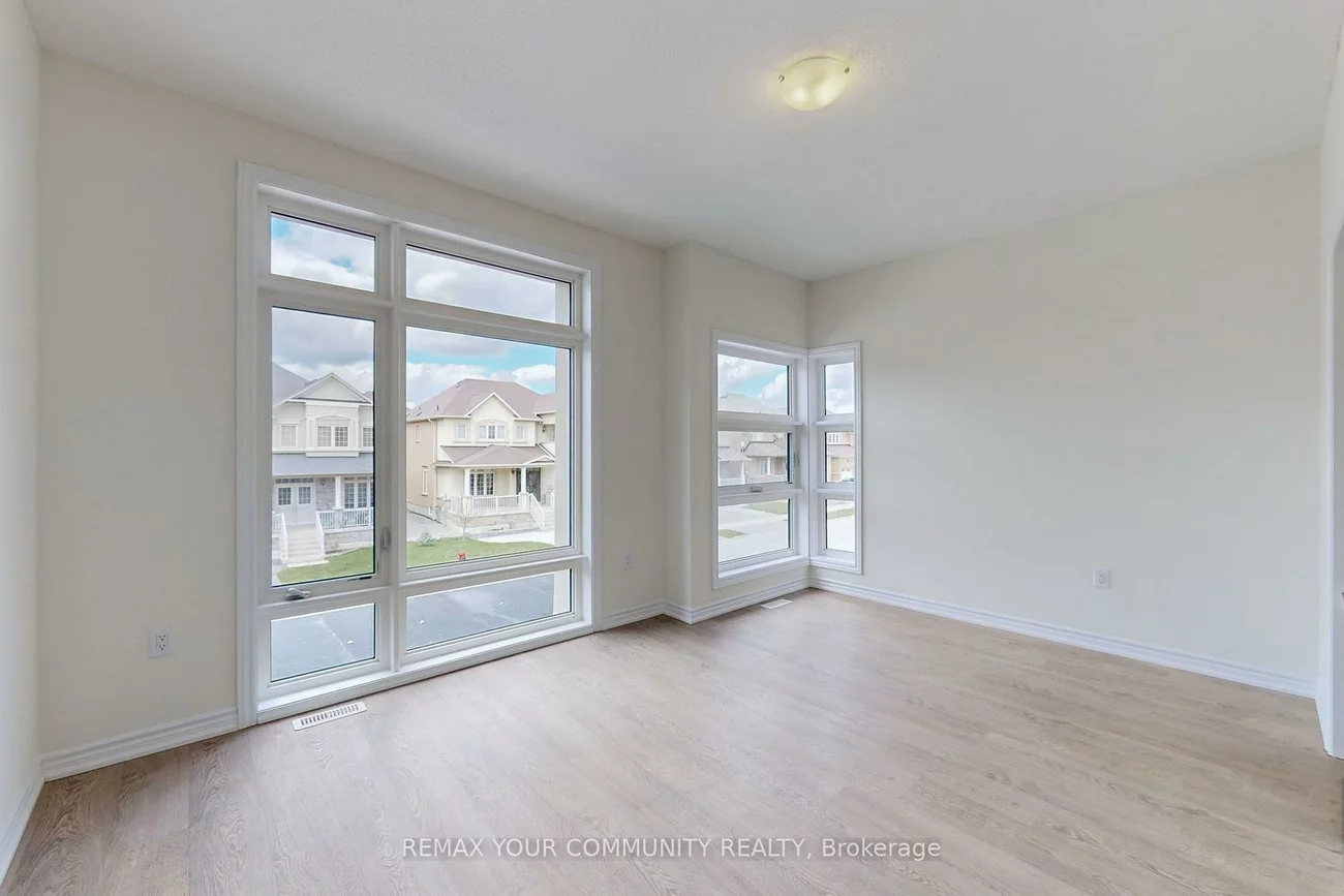 105, Halldorson, Bayview Northeast, Aurora