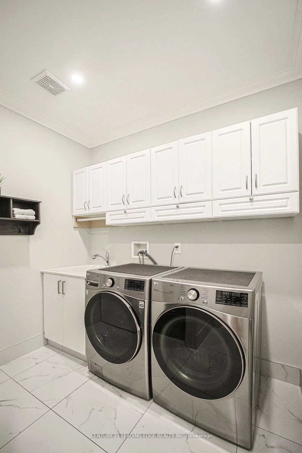 204, Ivy Jay, Bayview Northeast, Aurora