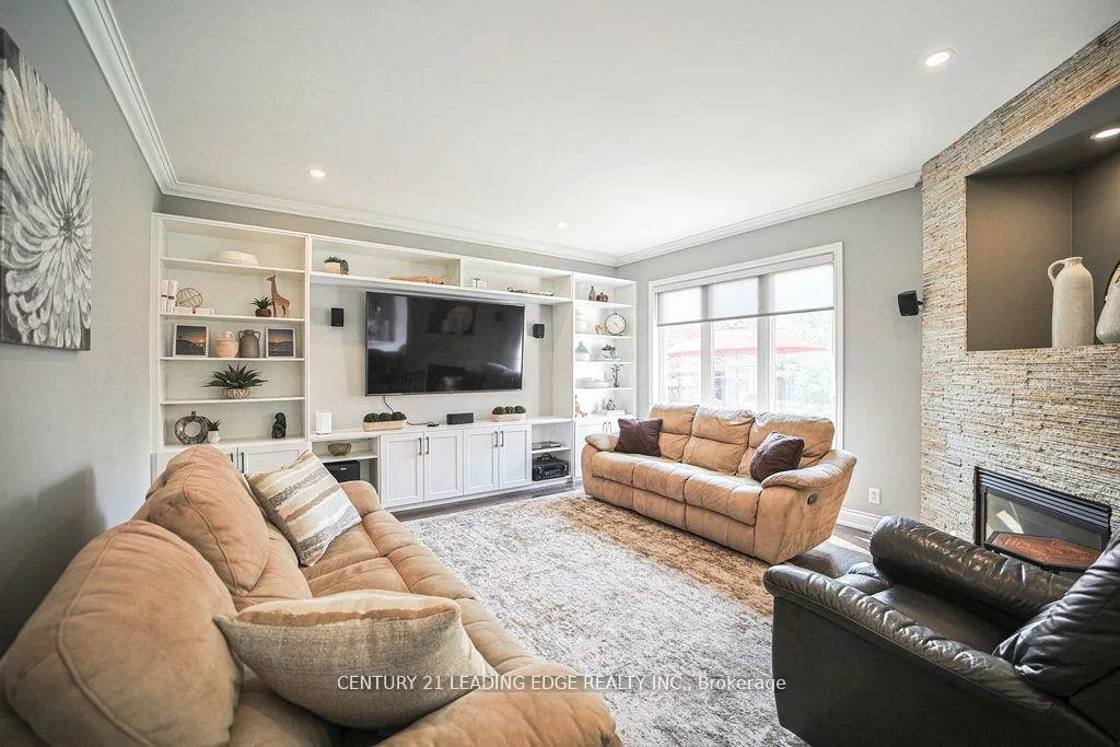 204, Ivy Jay, Bayview Northeast, Aurora