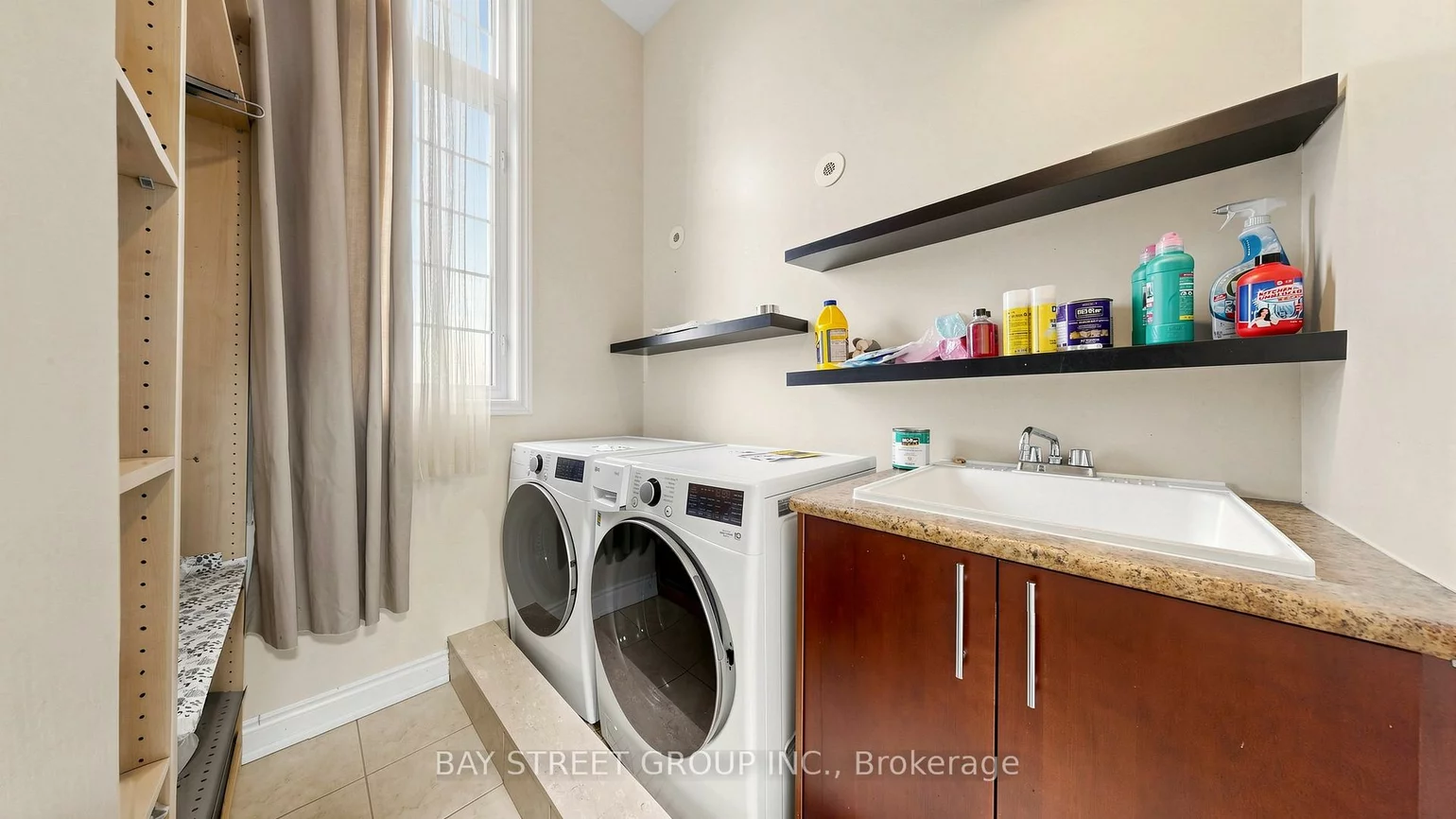 97, Zokol, Bayview Northeast, Aurora