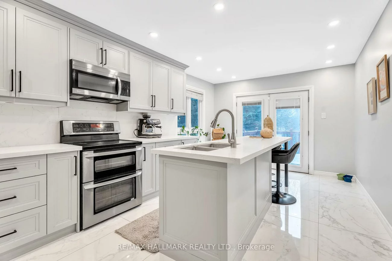 235, Kemano, Aurora Heights, Aurora