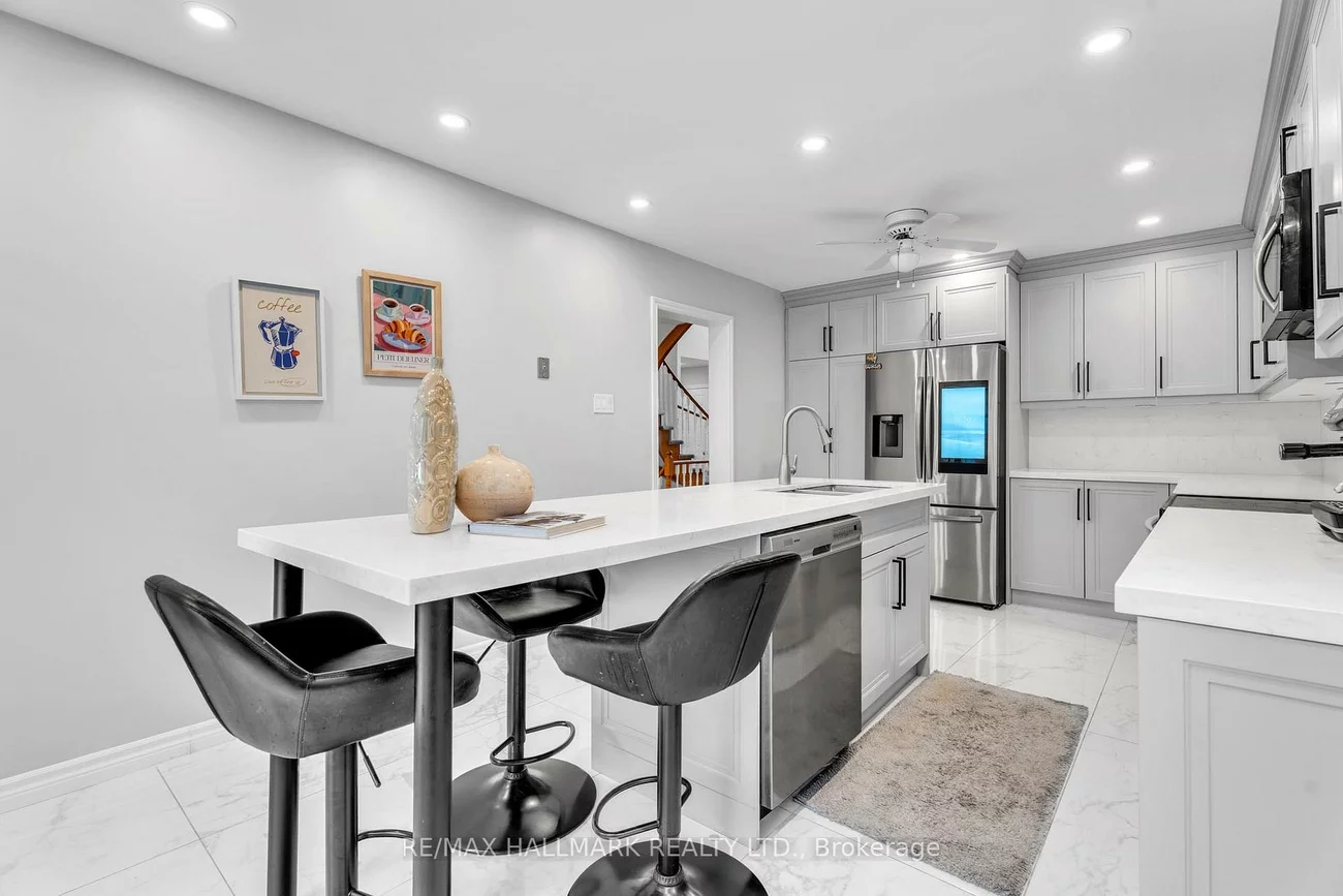 235, Kemano, Aurora Heights, Aurora