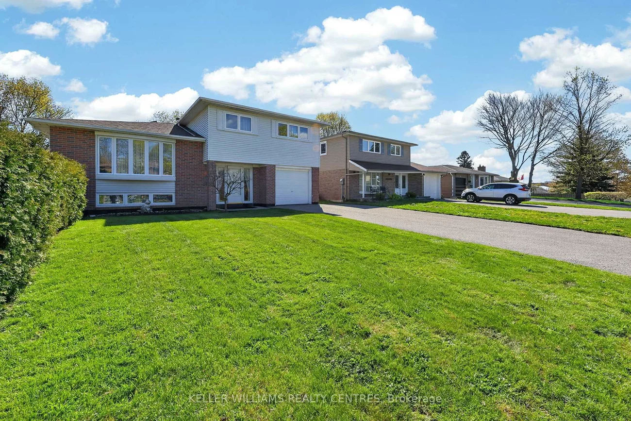 13, Laurentide, Aurora Heights, Aurora
