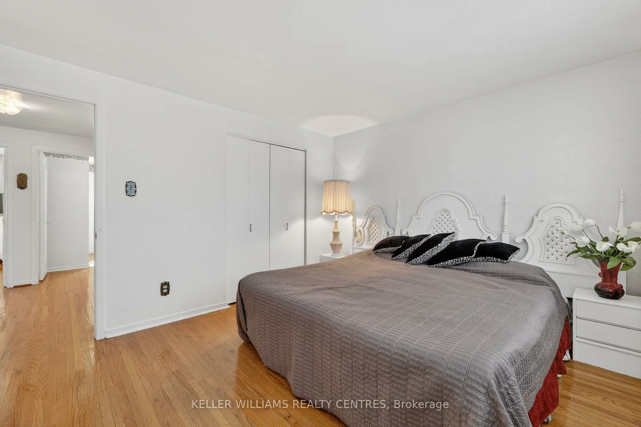13, Laurentide, Aurora Heights, Aurora