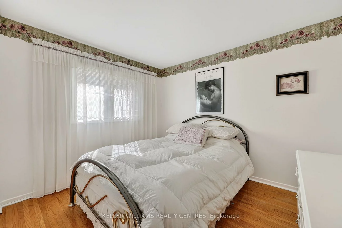 13, Laurentide, Aurora Heights, Aurora