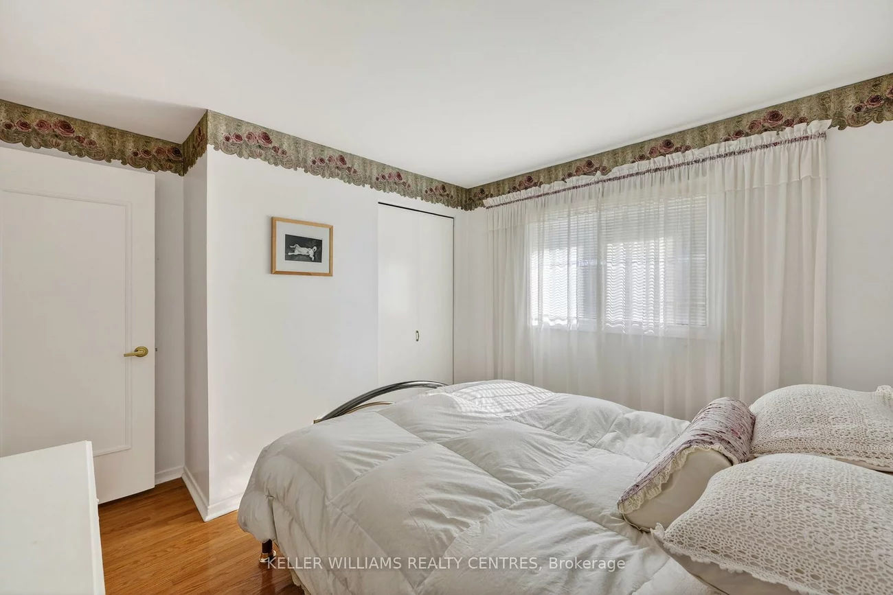 13, Laurentide, Aurora Heights, Aurora