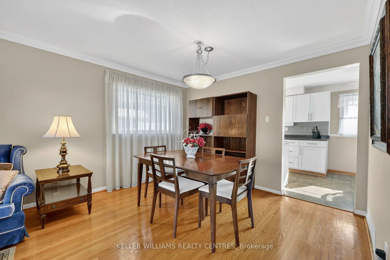 13, Laurentide, Aurora Heights, Aurora