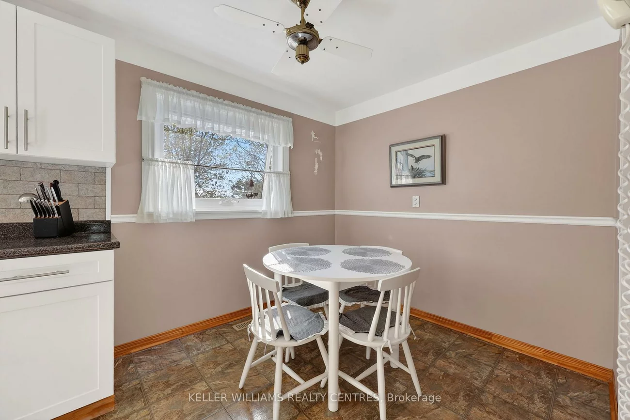 13, Laurentide, Aurora Heights, Aurora