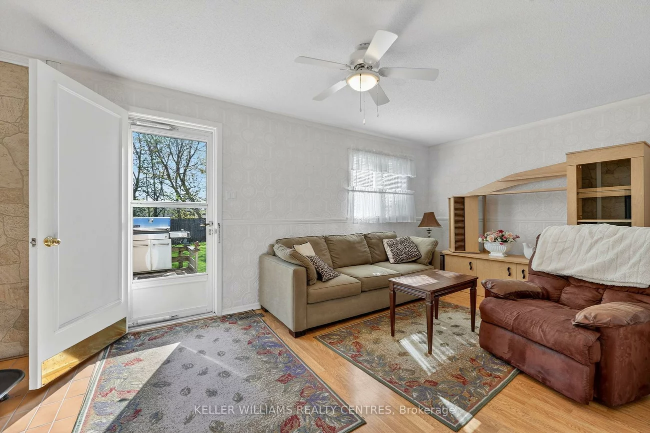 13, Laurentide, Aurora Heights, Aurora