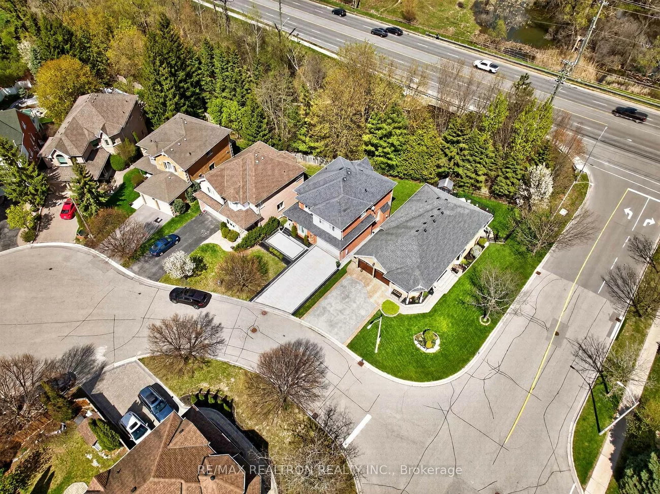 5, Yvonne, Bayview Wellington, Aurora