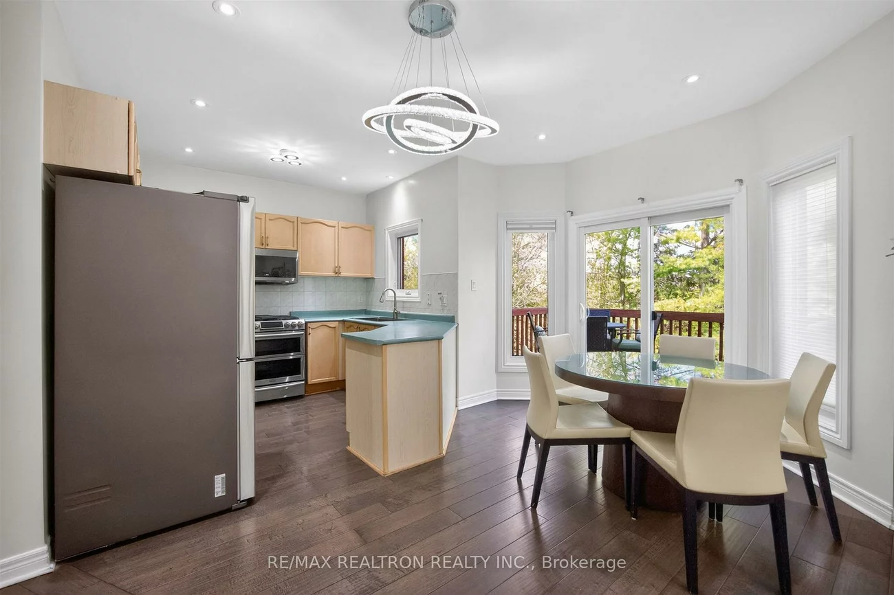 5, Yvonne, Bayview Wellington, Aurora