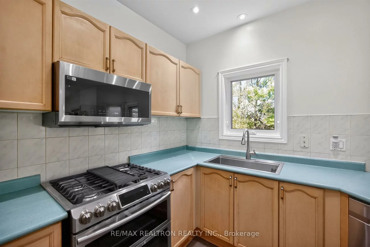 5, Yvonne, Bayview Wellington, Aurora