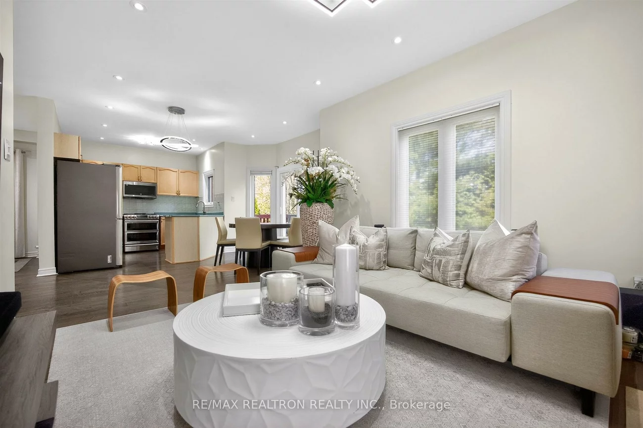 5, Yvonne, Bayview Wellington, Aurora