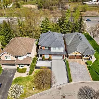 5, Yvonne, Bayview Wellington, Aurora