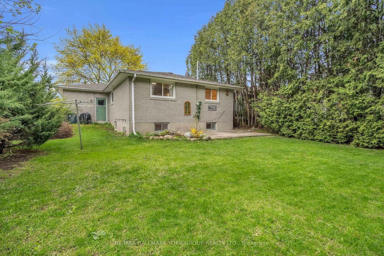 44, Kemano, Aurora Heights, Aurora