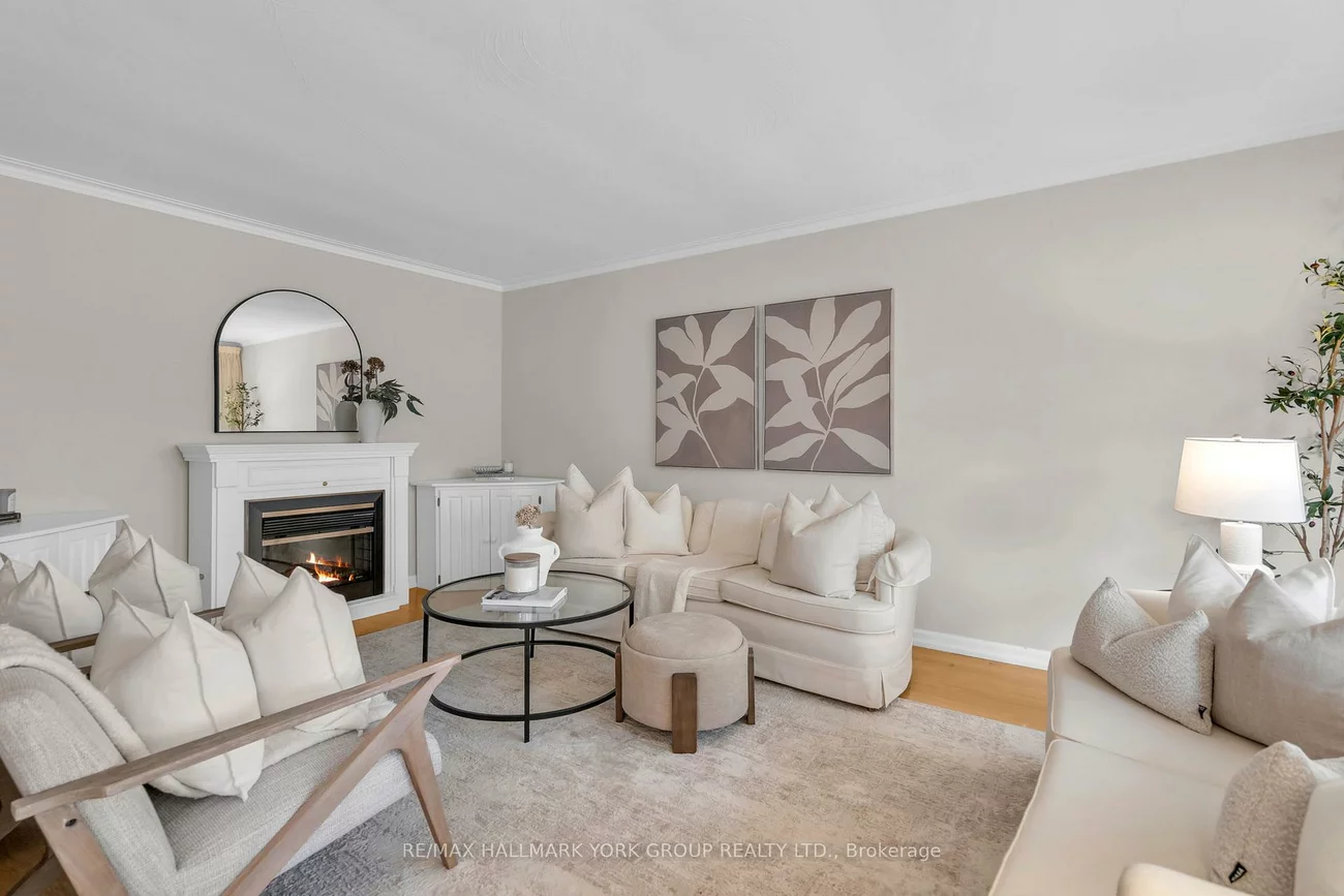 44, Kemano, Aurora Heights, Aurora
