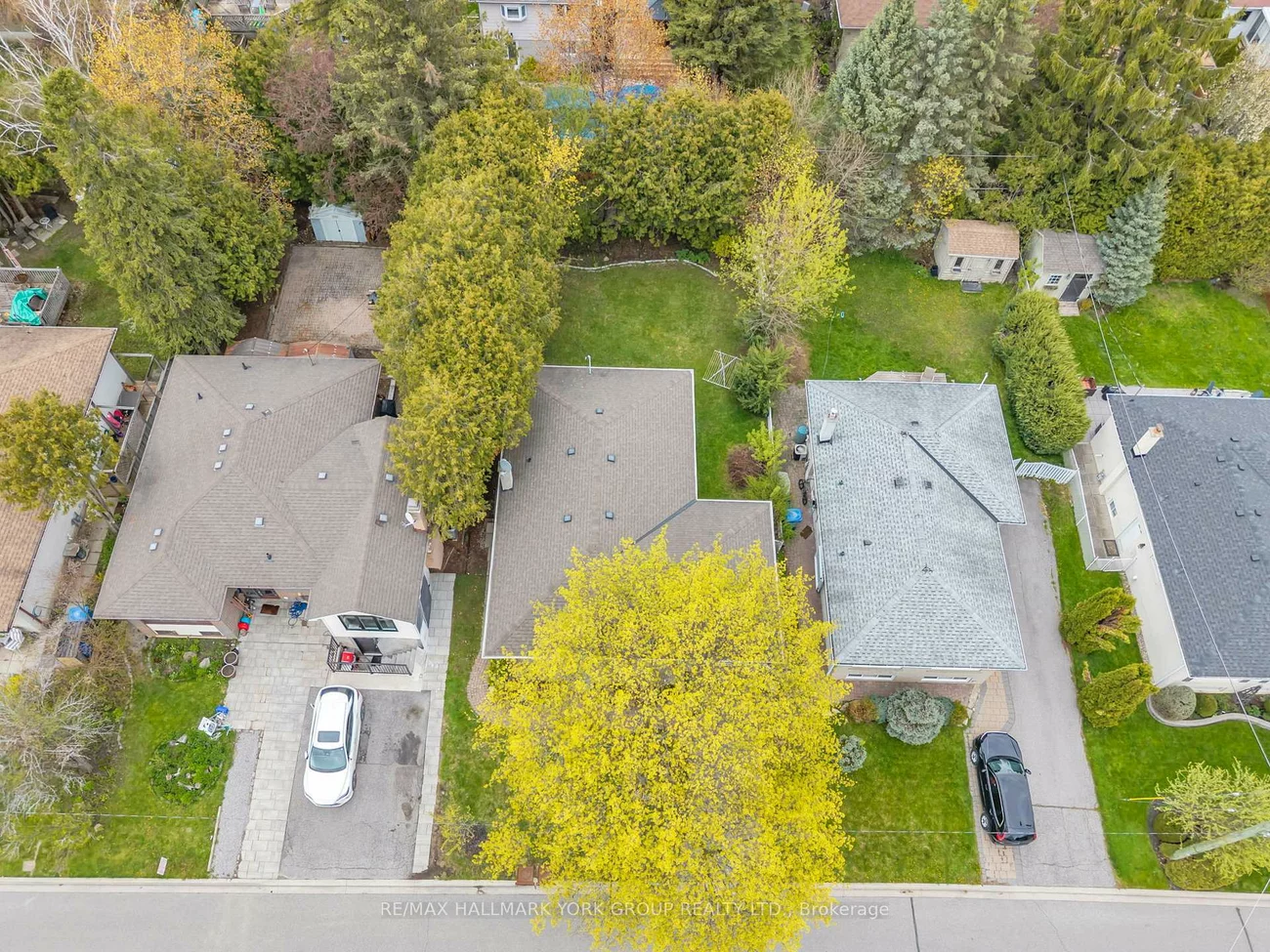 44, Kemano, Aurora Heights, Aurora