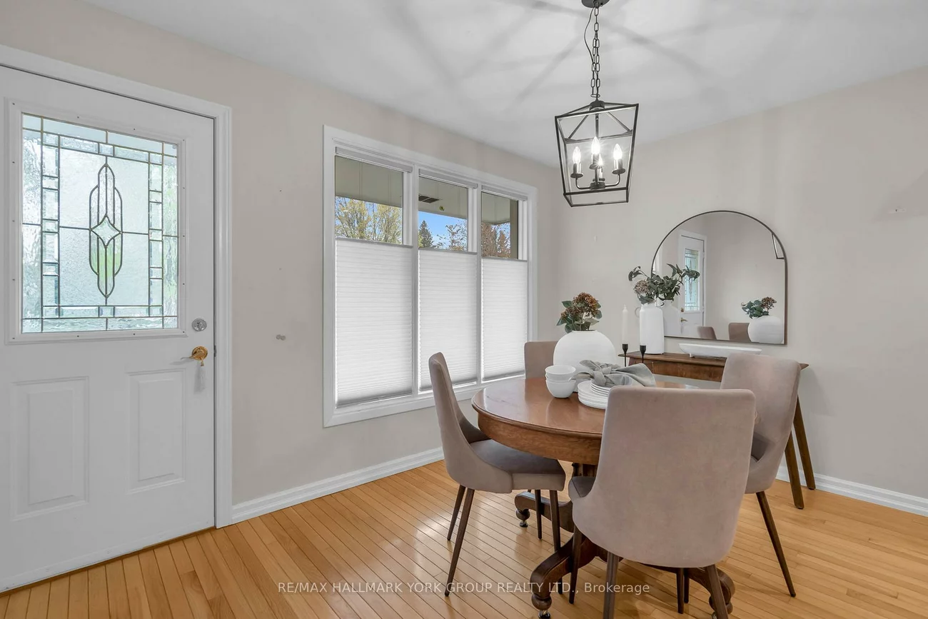 44, Kemano, Aurora Heights, Aurora