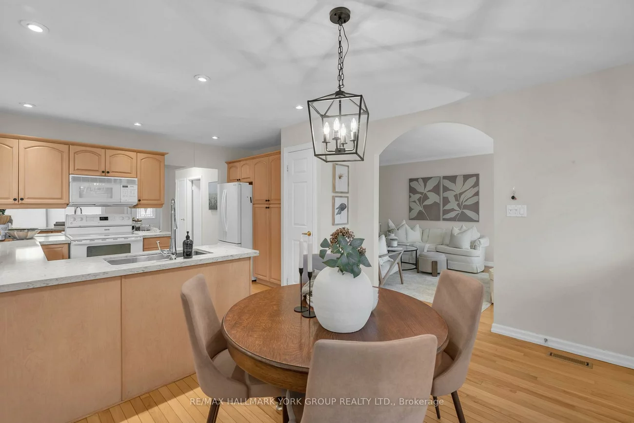 44, Kemano, Aurora Heights, Aurora