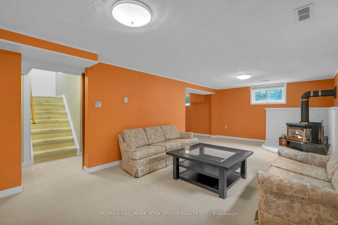 44, Kemano, Aurora Heights, Aurora